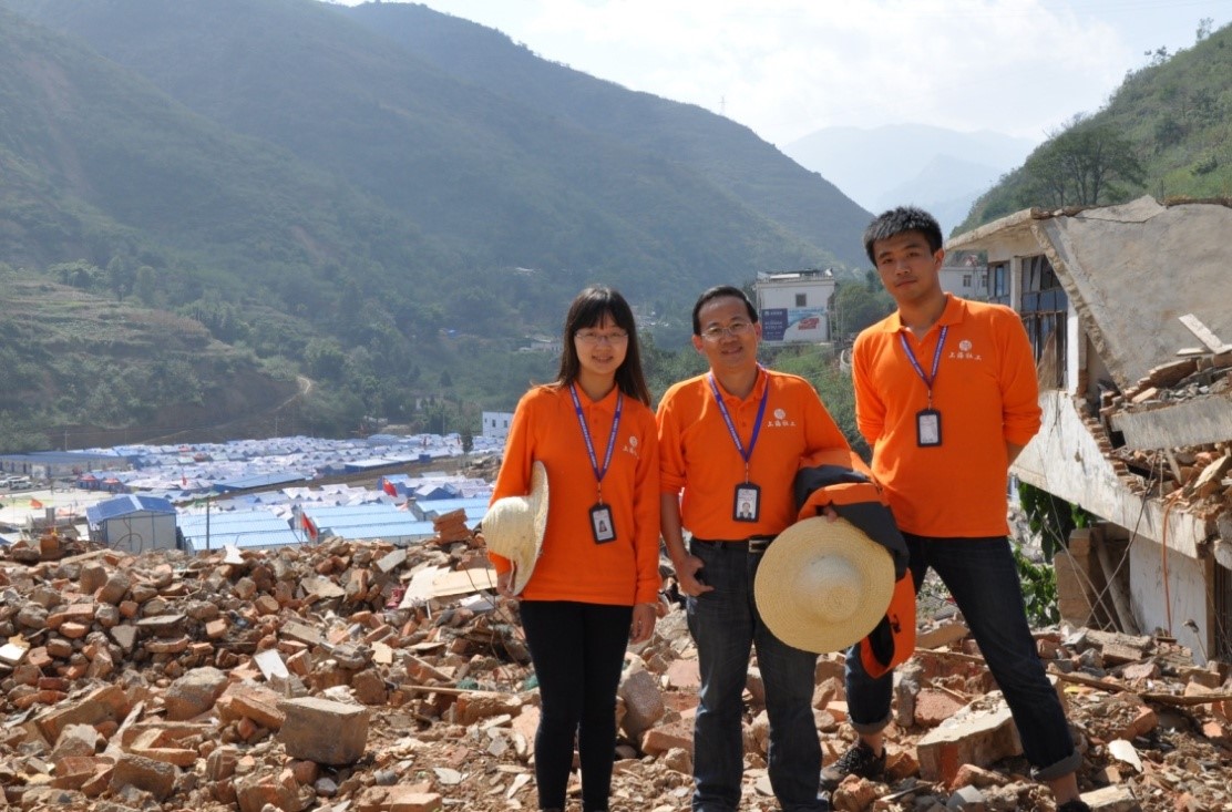 Professor Jun Wen leads the third social worker group in Shanghai to Ludian at Yunnan Province for disaster social work services
